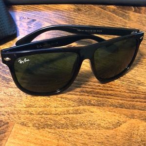 Brand New Ray Ban Wayfarers Sunglasses! 😎